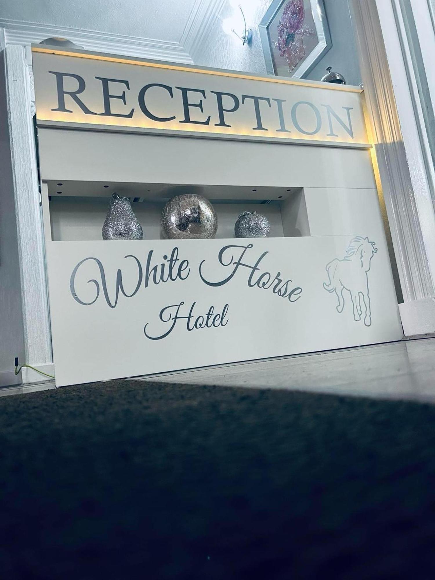 White Horse Hotel *