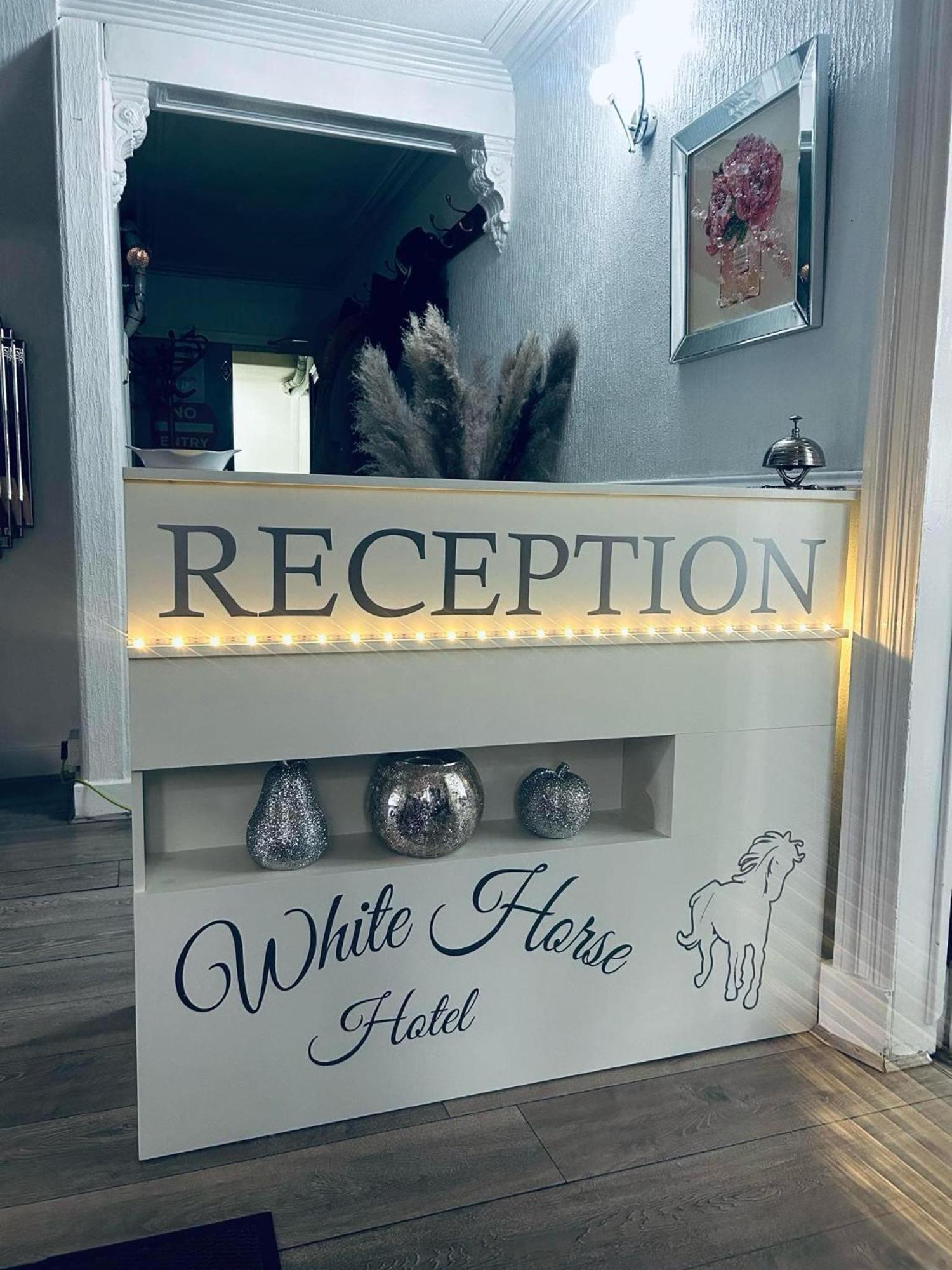 Hotel White Horse
